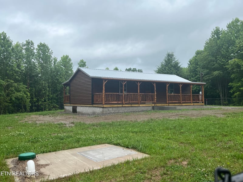 2240 Mt Pleasant Rd, Vonore, TN 37885