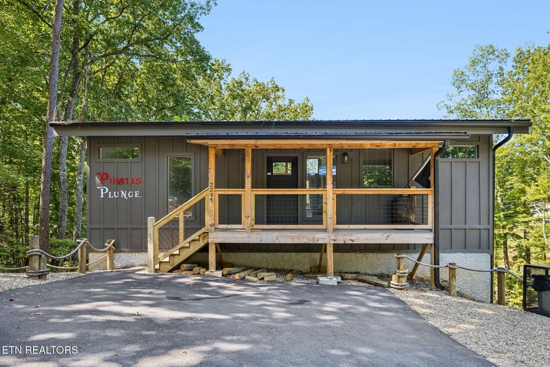 2241 E View Dr, Sevierville, TN 37876