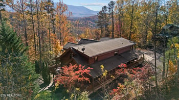 2241 Legend Dr, Sevierville, TN 37876