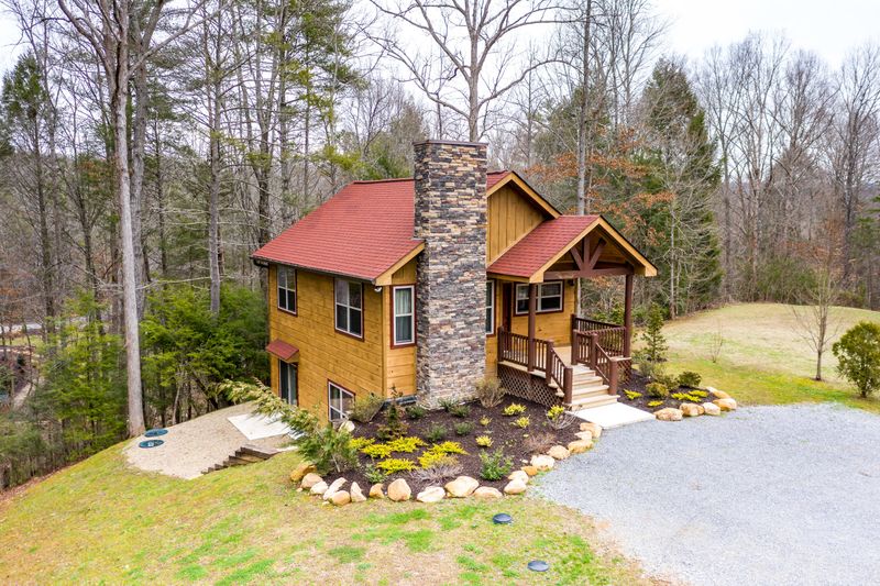 2243 Cub Cir, Sevierville, TN 37862