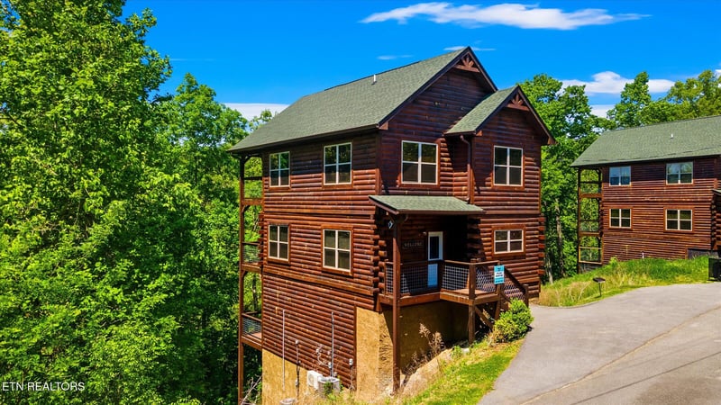 2243 Wingspan Dr, Sevierville, TN 37876