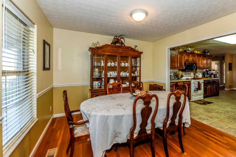2245 Argonne Dr, Maryville, TN 37804