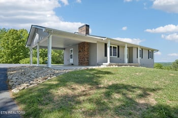 2245 Pinecrest Rd, Jacksboro, TN 37757