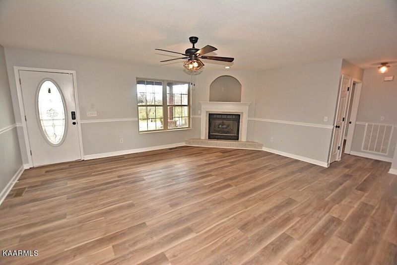 2246 Mccleary Rd, Sevierville, TN 37876