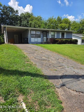 2246 W Gilbert Ln, Knoxville, TN 37920