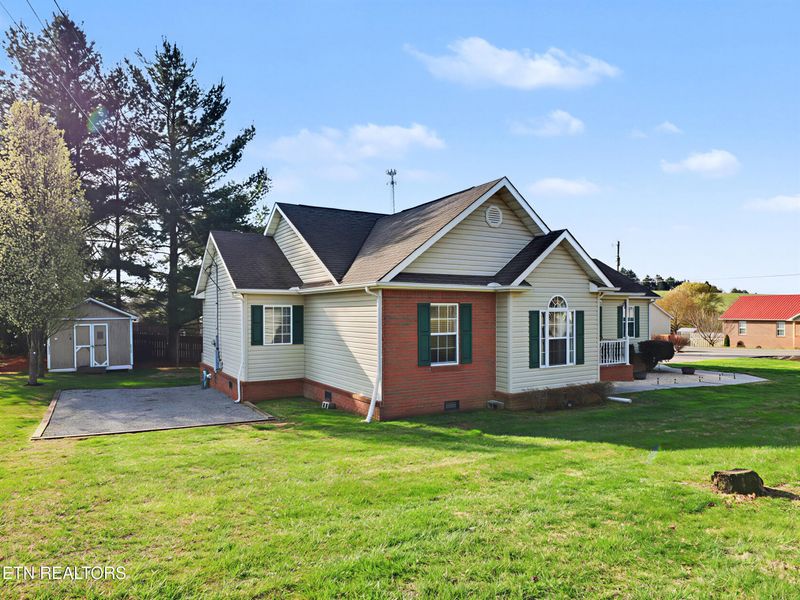 225 Acorn Dr, Plainview, TN 37721