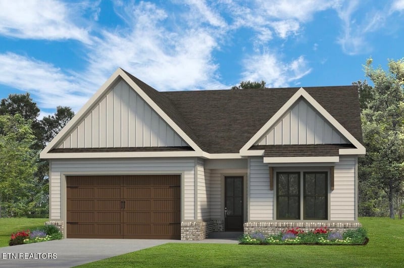 225 Chandler Dr, Lenoir City, TN 37772