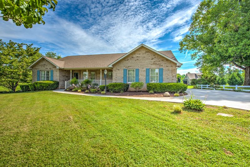 225 Clearwater Dr, Townsend, TN 37882