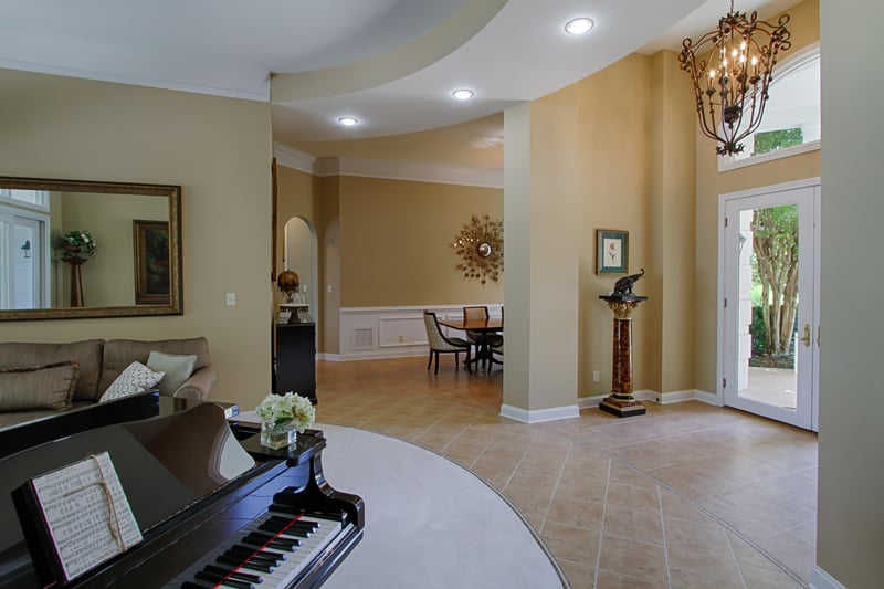 225 Lake Crest Dr, Lenoir City, TN 37772