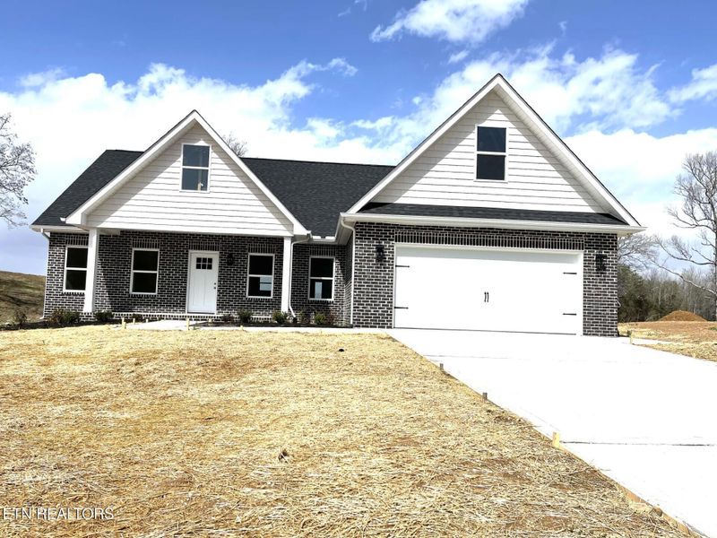 225 Mossy Rock Rd, Clinton, TN 37716