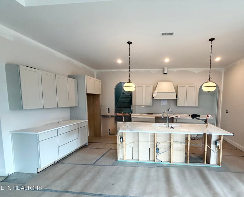 225 Poppy Pl, Lenoir City, TN 37772