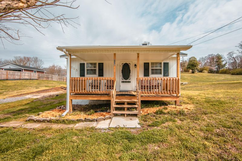 225 Portwood Rd, Clinton, TN 37716