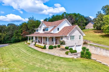 225 Rivers Edge Dr, Loudon, TN 37774