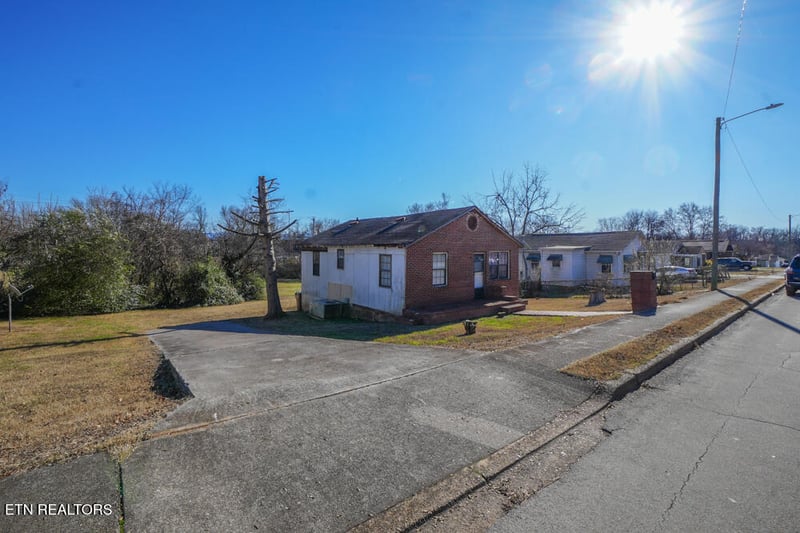 225 W Stephenson St, Alcoa, TN 37701