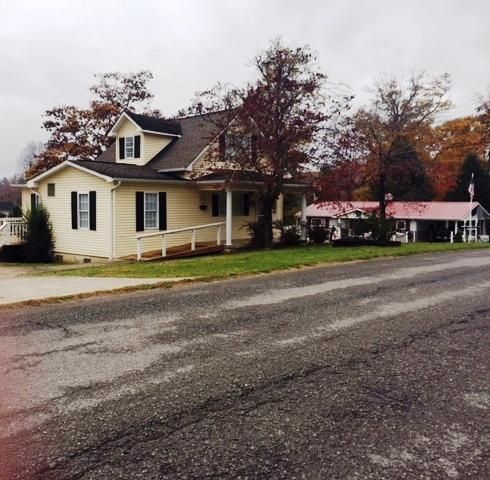225 W Third Ave, Oneida, TN 37841