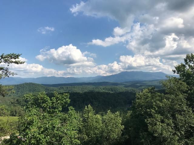2251 2251 Upper Middle Cir #I, Sevierville, TN 37876