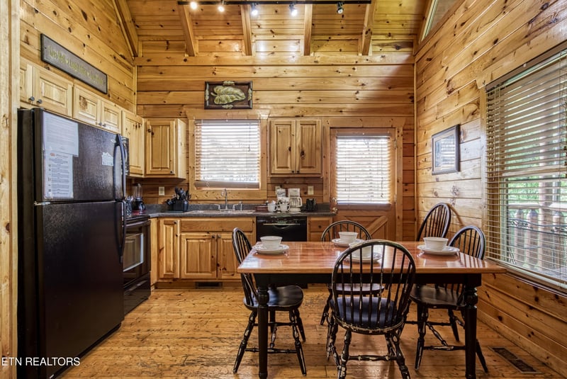 2251 Upper Middle Creek Rd #4, Sevierville, TN 37876