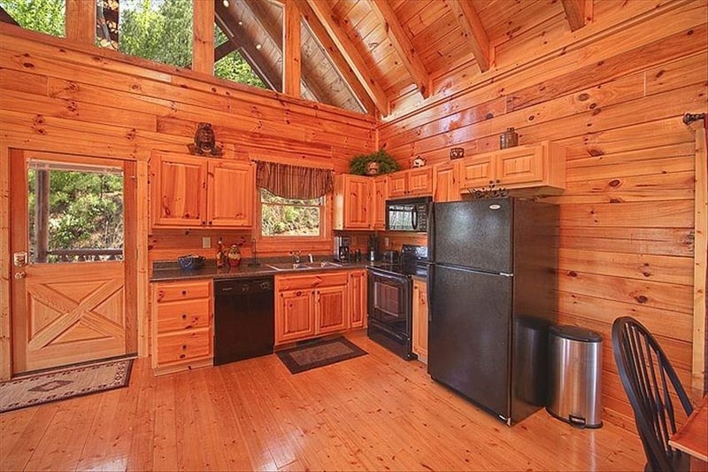 2251 Upper Middle Creek Unit 18 Rd, Pigeon Forge, TN 37876