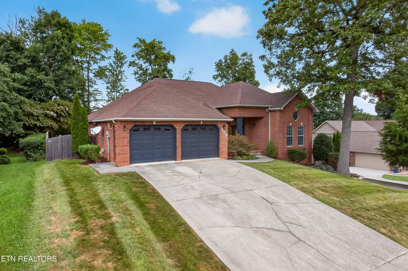 2254 Argonne Dr, Maryville, TN 37804