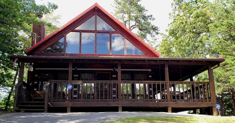 2254 Windswept View Way, Sevierville, TN 37876