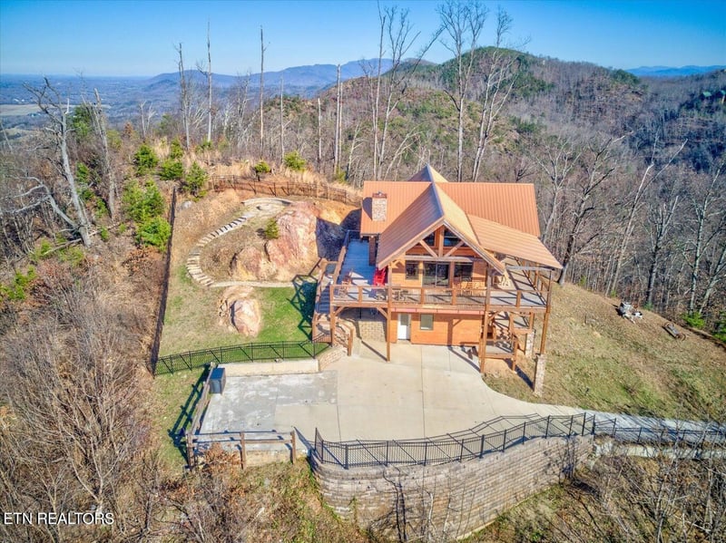2255 Patterson Lead Way, Sevierville, TN 37876