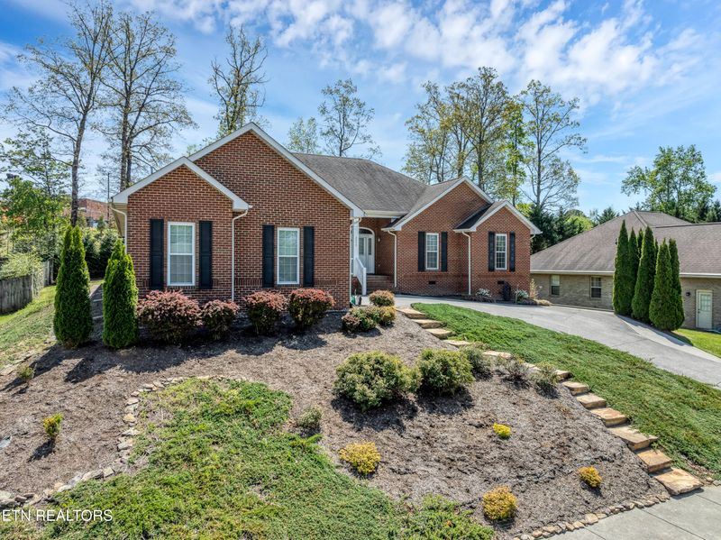 2259 Argonne Dr, Maryville, TN 37804