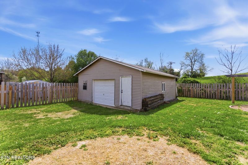 226 Acorn Dr, Plainview, TN 37721