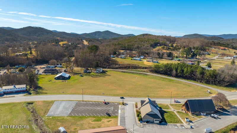 226 Cherohala Skwy, Tellico Plains, TN 37385