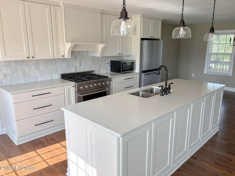 226 Ike Burgess Rd, Crossville, TN 38572