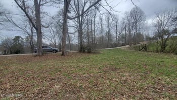 226 Keeton Ln, Oneida, TN 37841