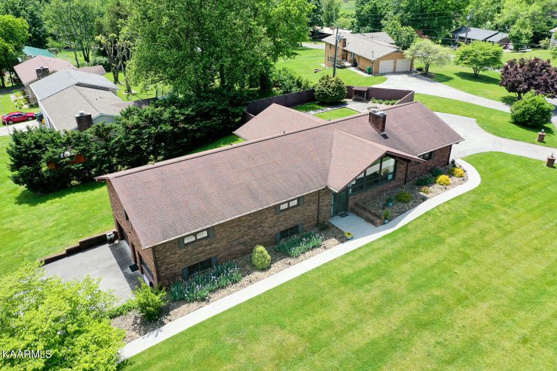 226 Littlebrook Cir, Rockford, TN 37853