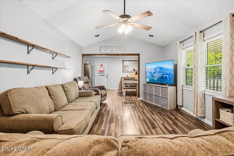 226 Mckinney Rd, Lafollette, TN 37766
