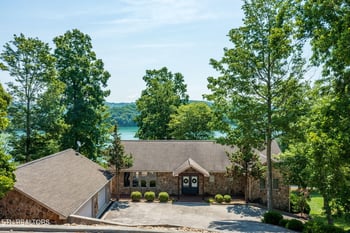 226 Mountain Crest Dr, Lafollette, TN 37766