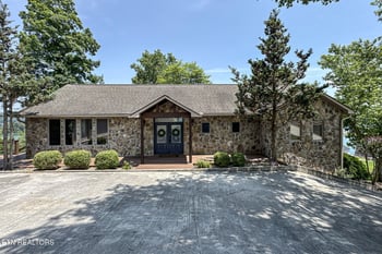 226 Mountain Crest Dr, Lafollette, TN 37766