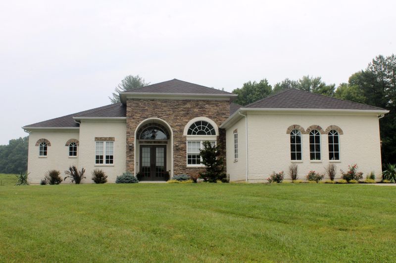 226 Old Hwy Loop, Helenwood, TN 37755