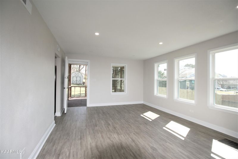 226 S Purdue Ave, Oak Ridge, TN 37830