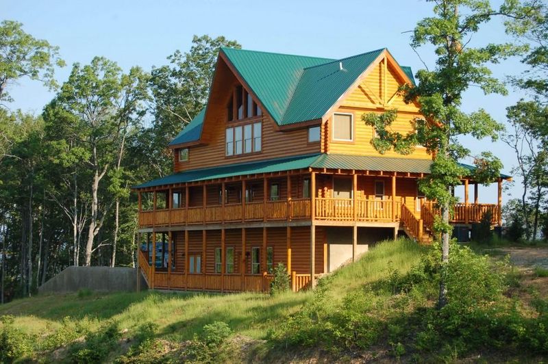 2262 Lone Ridge Dr, Sevierville, TN 37862