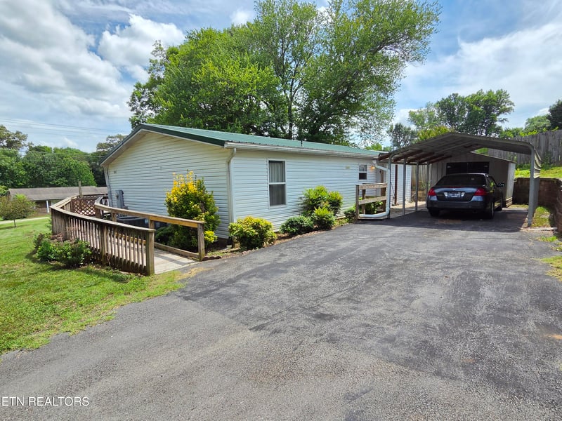 2262 Mentor Rd, Louisville, TN 37777