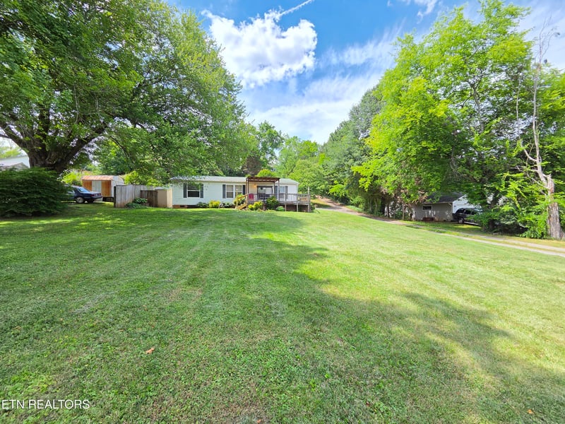 2262 Mentor Rd, Louisville, TN 37777