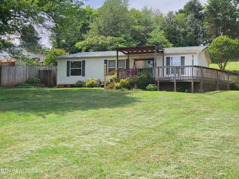 2262 Mentor Rd, Louisville, TN 37777
