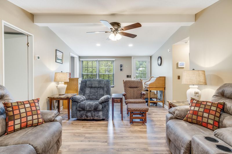 2263 Upper Middle Creek Rd, Sevierville, TN 37876