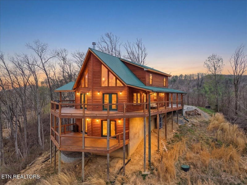 2266 Lone Ridge Dr, Sevierville, TN 37862
