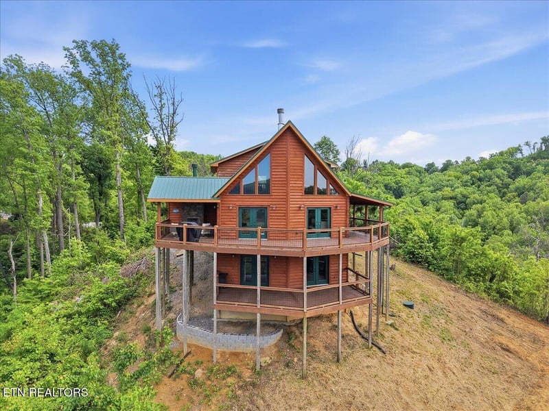 2266 Lone Ridge Dr, Sevierville, TN 37862