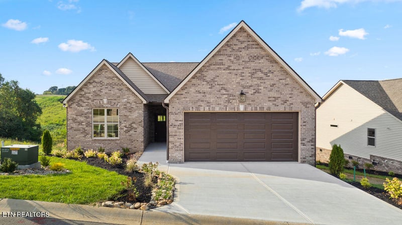 2267 Boulder Crest Ln, Sevierville, TN 37876