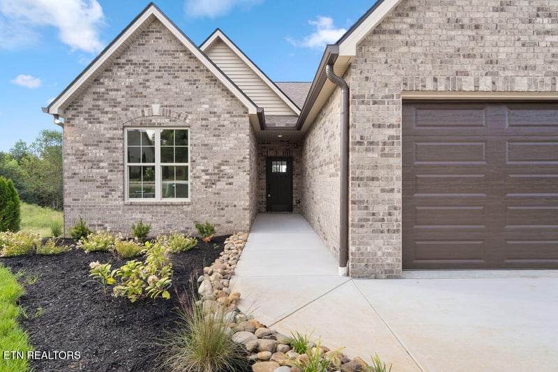 2267 Boulder Crest Ln, Sevierville, TN 37876