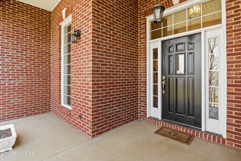 227 Columbus Dr, Lenoir City, TN 37771