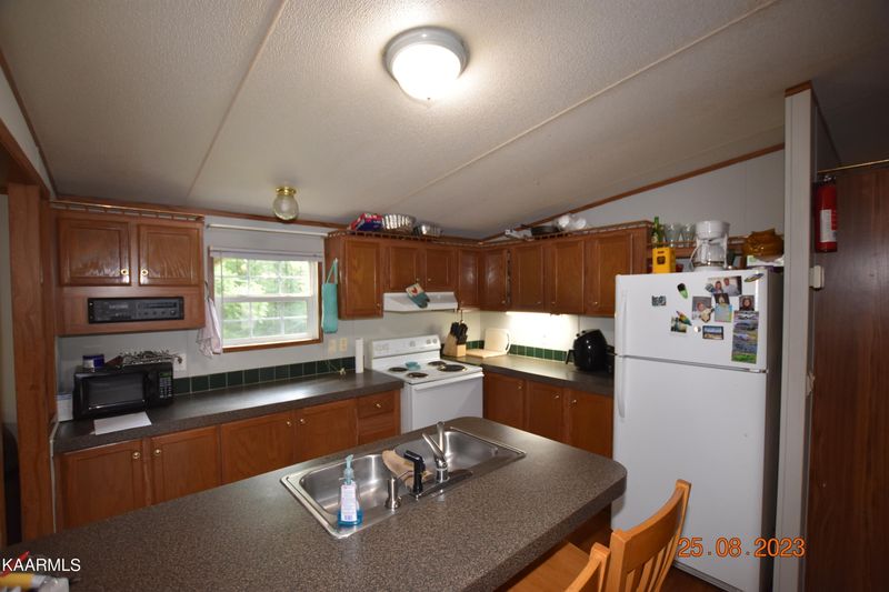 227 Comb Ridge Rd, Maynardville, TN 37807