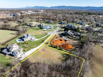 227 Emma Ross Ln, Maryville, TN 37803