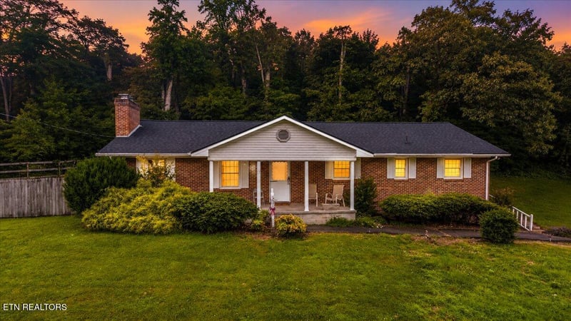 227 Fairway Dr, Lafollette, TN 37766