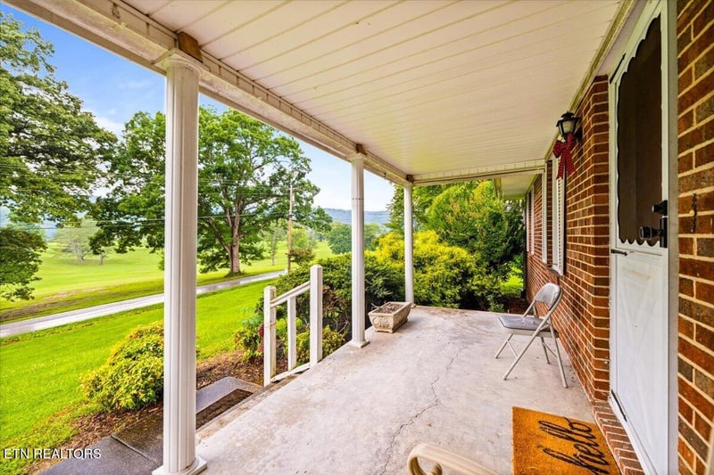 227 Fairway Dr, Lafollette, TN 37766